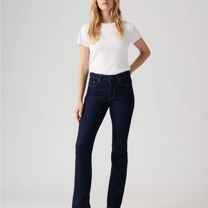 NWT Levi’s 725 high rise bootcut womens jeans, 25W 32L